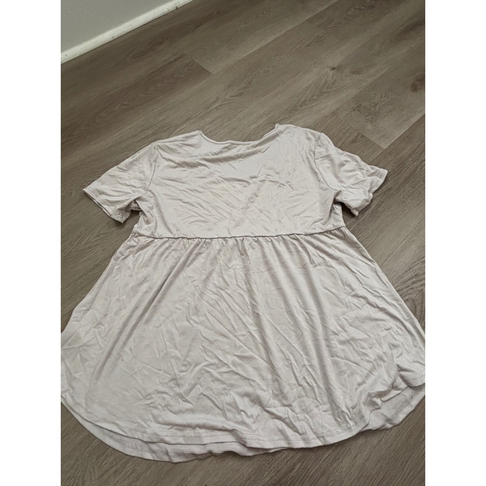 Mauve Short Sleeve Babydoll Henley Top with Lace Trim and Peplum Hem - Picture 7 of 7